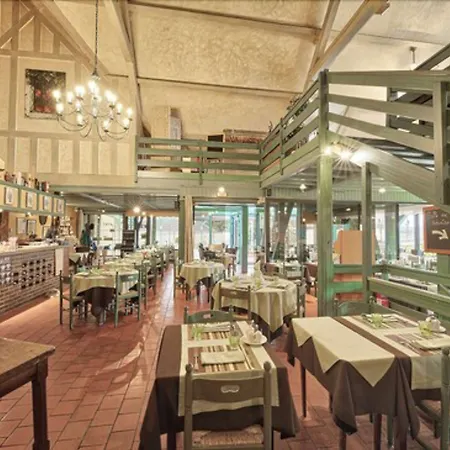 Restaurant Le Pan De Bois Szálloda Bréviandes